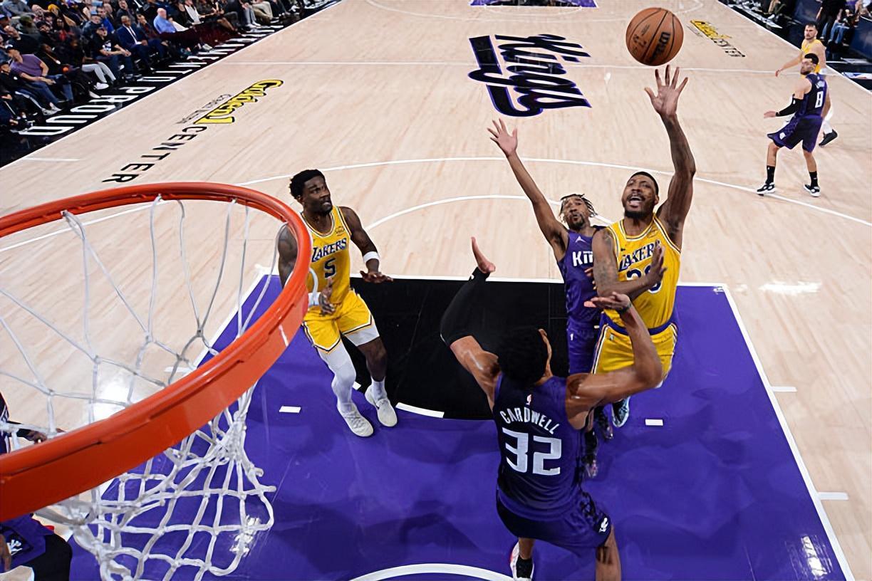 开云-进攻端的负面影响实在是太大了，湖人后场大闸的场上效果很不理想