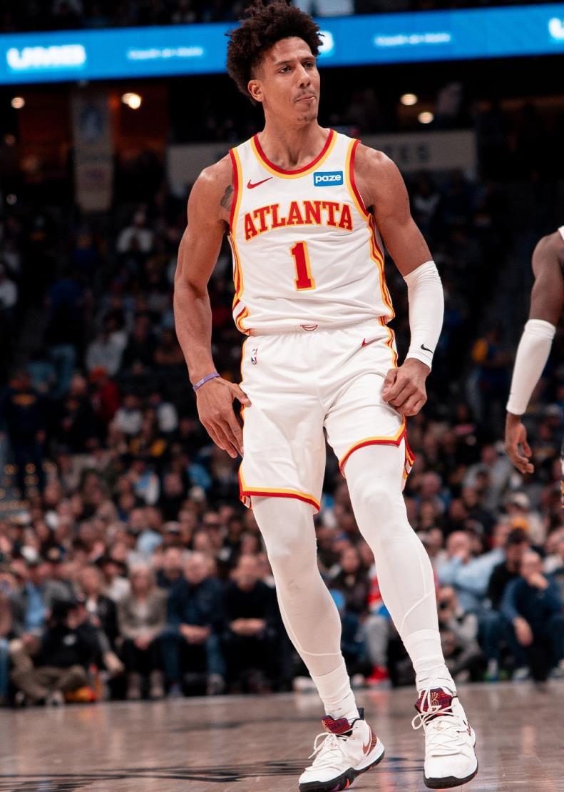 开云体育-4人很关键!湖人半场领先21分,东契奇21+2+5无法阻挡!