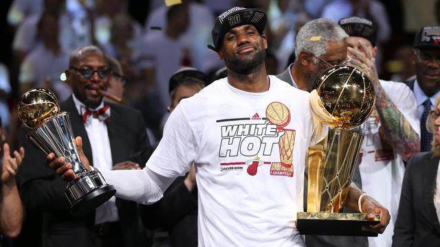 开云-距完美只一步之遥 盘点NBA历史上那些德约式遗憾