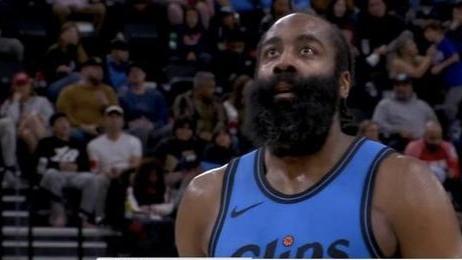 开云-卡登42分快船战胜湖人,东契奇32分湖人防守一塌糊涂