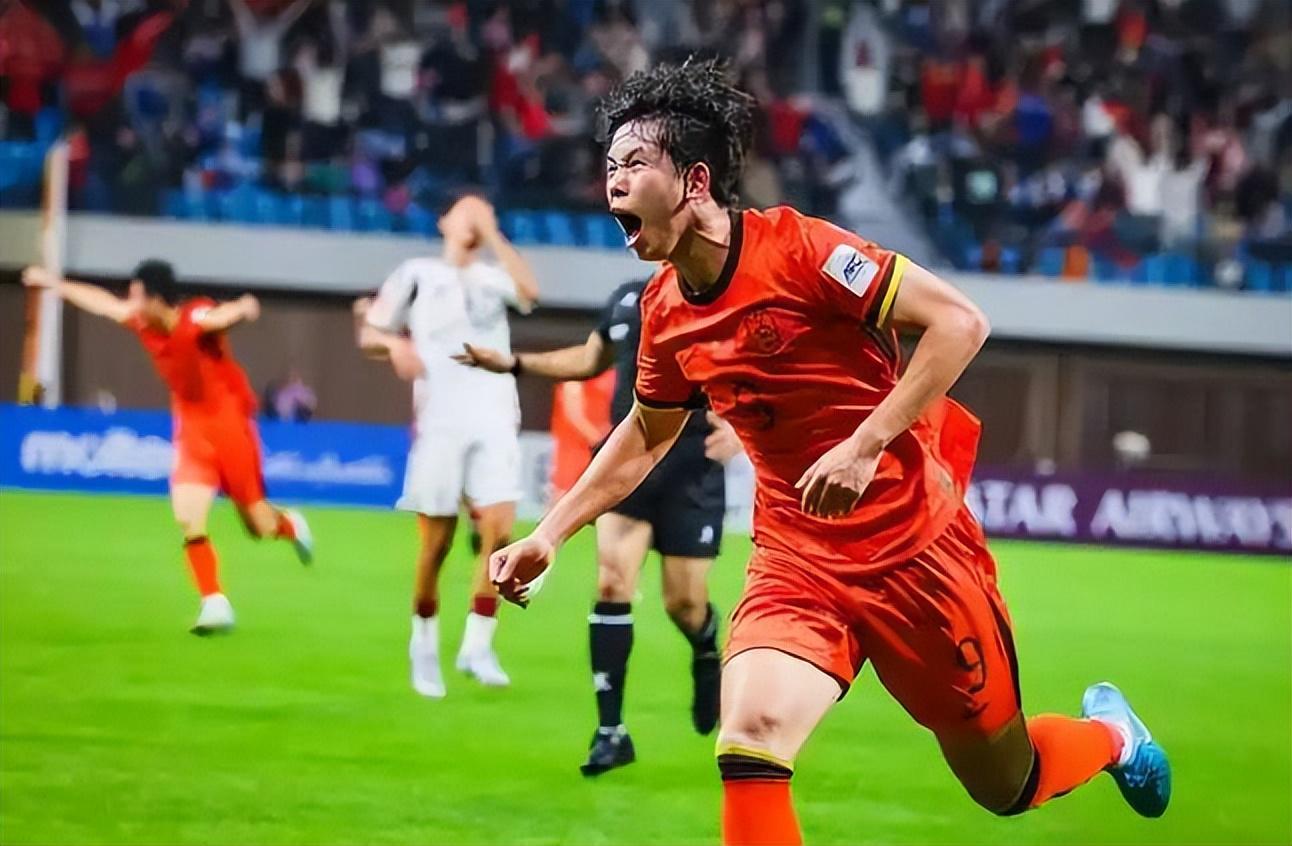 开云体育-意外！杨皓宇和刘诚宇大家更看好谁本赛季接班于汉超，引发热议