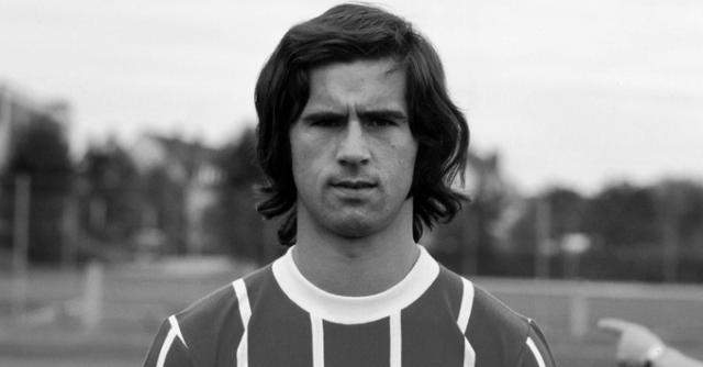 1629027080472081960.jpg 开云-拜仁官方:足坛名宿盖德·穆勒今晨逝世 享年75岁