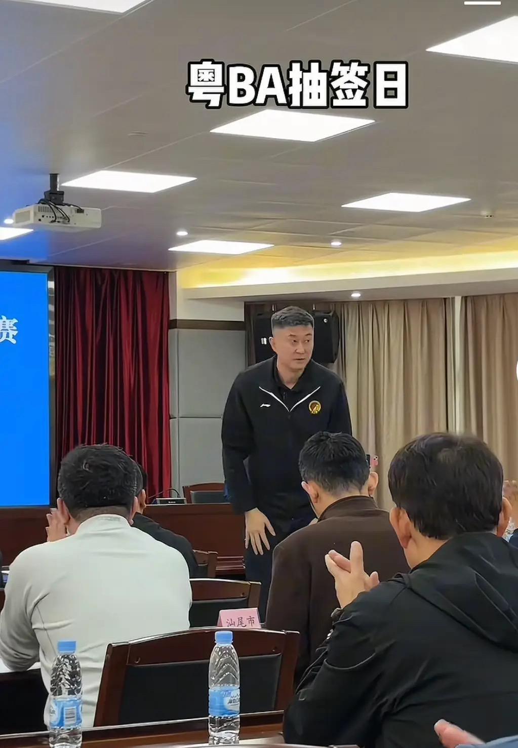 开云体育-杜锋官宣新职位！正式回应下课传闻，陈老板力挺，朱芳雨站队